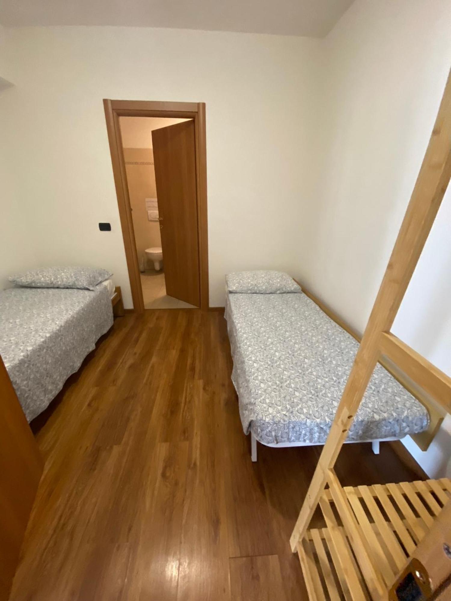 Appartamento Sosta Sul Lago Lezzeno Exterior photo